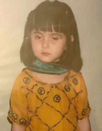 Hania Amir Childhood Pics