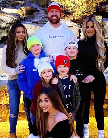 Khloé Kardashian Family Pics