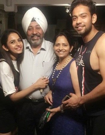 Rakul Preet Singh Family Pics