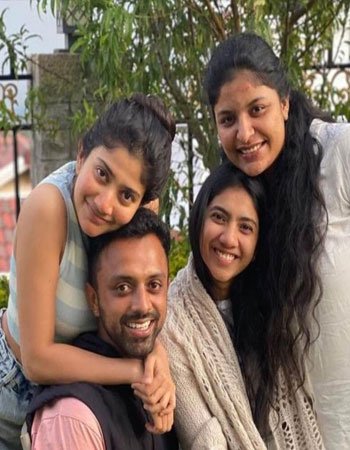 Sai Pallavi Family Pics