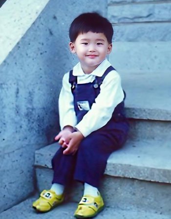Lee Jong-suk Childhood Pics