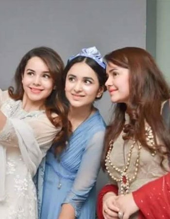 Mehreen Zaidi and Alizah Zaidi Yumna Zaidi Sisters