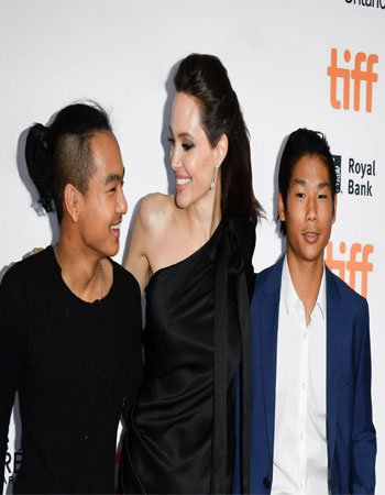 Angelina Jolie Sons Pic