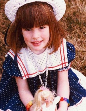 Anne Hathaway Childhood Pic