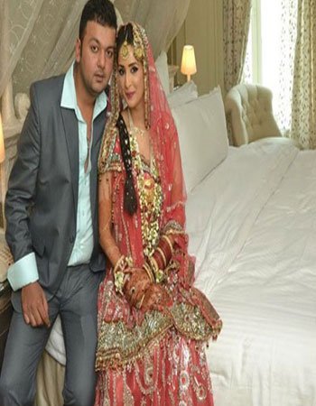 Chahatt Khanna First Husband Pic