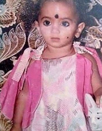 Jordar Sujatha Childhood Pic