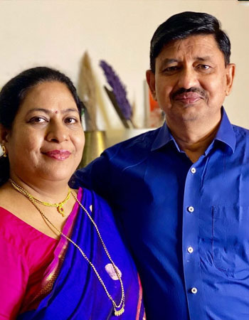 Mrunal Thakur Parents