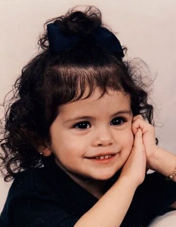 Selena Gomez Childhood Photo