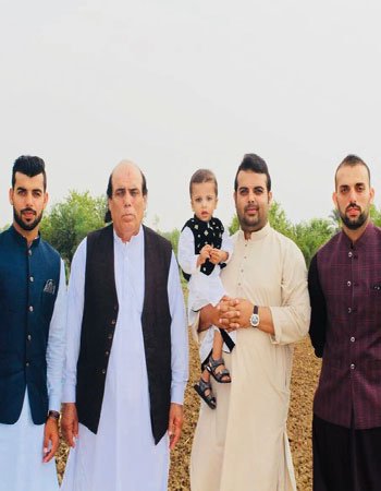 Shadab Khan Family Pics