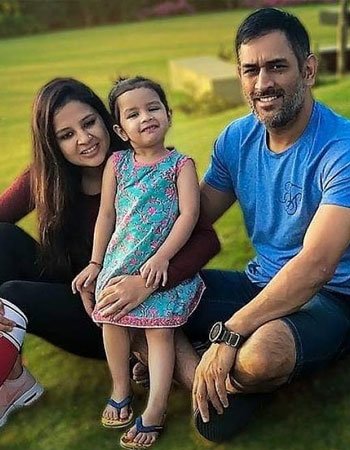 Sakshi Dhoni Family Pics