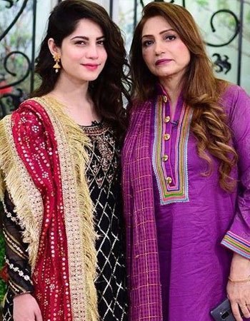Name Not Known Neelam Muneer Mother