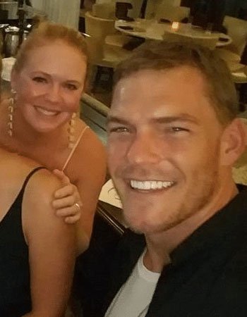 Vickie Ritchson Alan Ritchson Mother