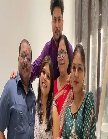 Kuldeep Yadav Family Pic