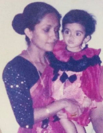 Mahima Nambiar Childhood Pic With Mother Vidhya PC