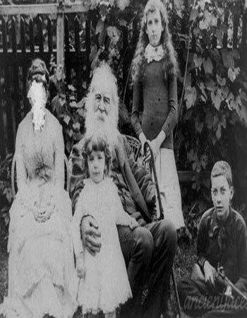 Walt Whitman Family Pic