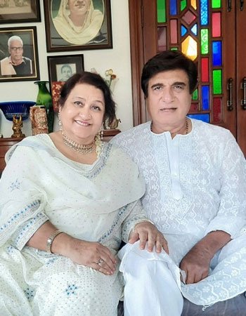 Juhi Babbar Parents Pic