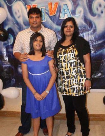 Dayanand Shetty with his wife Smitha Shetty and Daughter