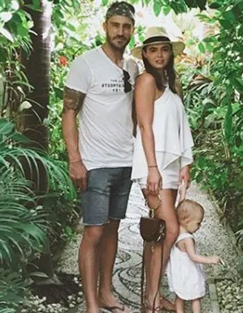 Faf du Plessis with his wife Imari Visser and Daughter