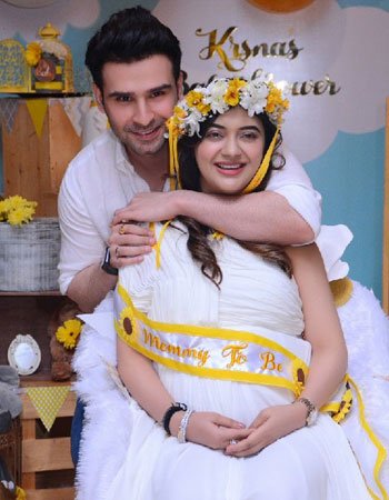 Girish Kumar with his Wife Krsna Mangwani