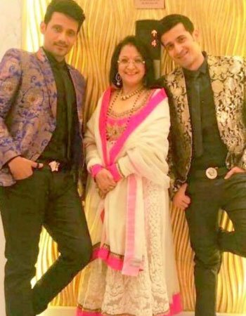 Manmeet Singh with his Mother and Brother
