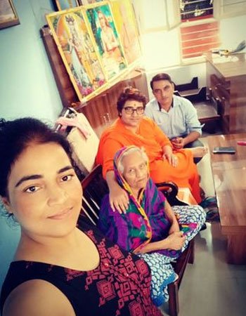 Pragya Thakur with her Mother, Sister and Brother