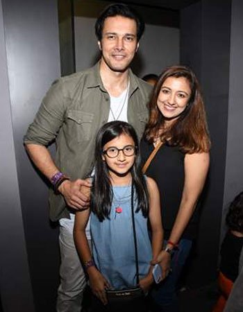Rajneesh Duggal with his Wife Pallavi Duggall and Daughter