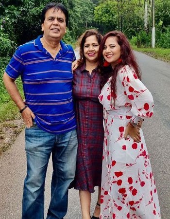 Roopal Tyagi with his Parents