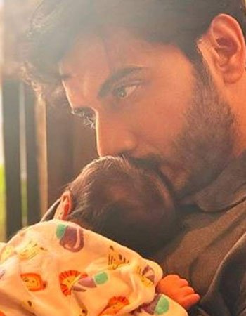 Vikram Singh with his Daughter Sia
