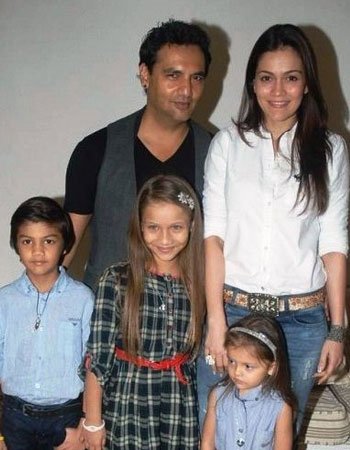 Waluscha D’Souza with her Ex-Husband and Children