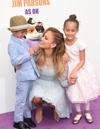 Jennifer Lopez with her Childrens