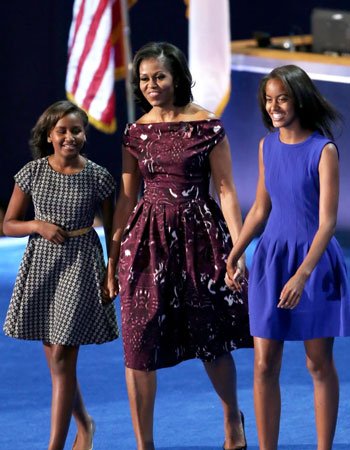 Michelle Obama with her Daughtes