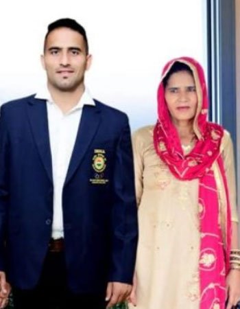 Sandeep Narwal with his Mother