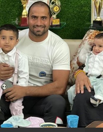 Sandeep Narwal with his Sons