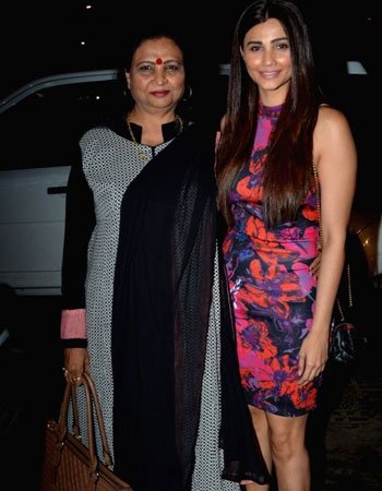 Daisy Shah with her Mother Pallavi Shah