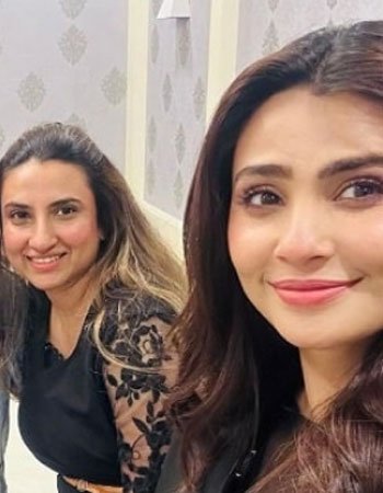 Daisy Shah with her Sister Deepali Shah