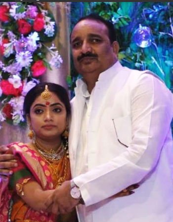 Dinesh Pratap Singh with his Daughter