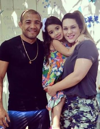 José Aldo with his Daughter and Wife