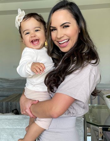 Lisa Morales with her Daughter