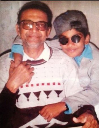 Manan Desai Childhood Picutre with his Father