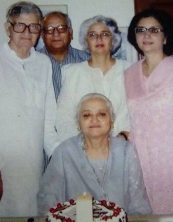 Salman Khurshid with his Siblings