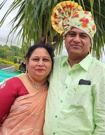 Sanjay Bhandari Brother Mahaveer Bhandari with his wife Usha Bhandari