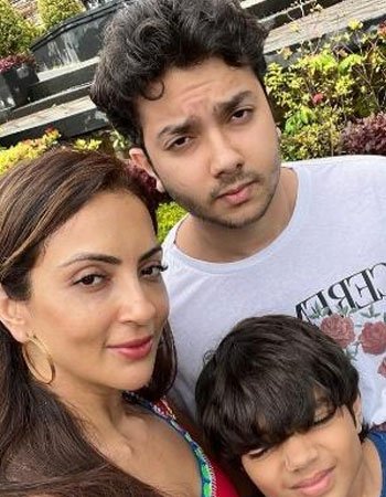 Nirvaan Khan with his Mother and Brother