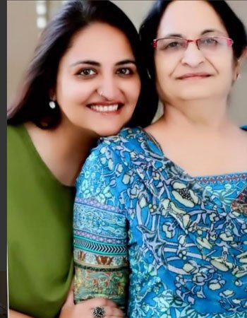 Sonal Kalra with her Mother