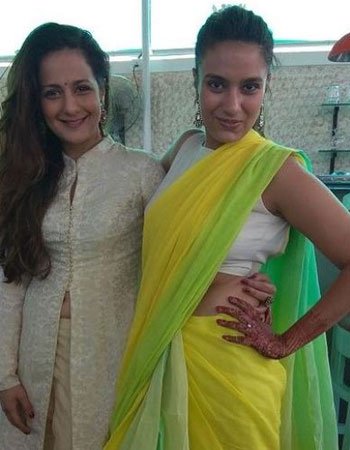 Bhavna Ruparel with her Sister Pooja Ruparel