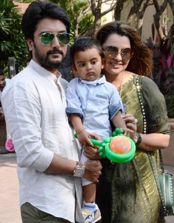 Deepshikha Deshmukh with her Husband and Son