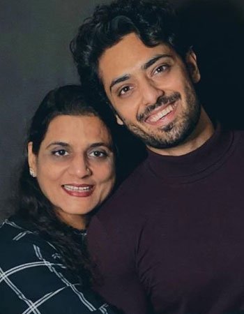 Kashyap Barbhaya with his Mother Bindiya Barbhaya 