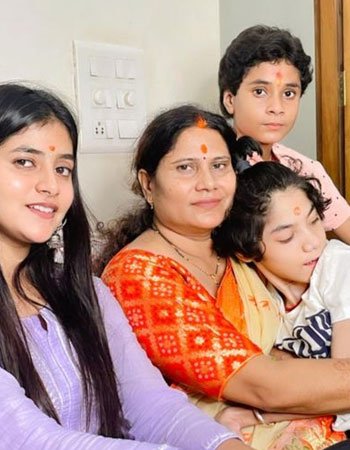 Sanchita Bashu with her Mother and Siblings